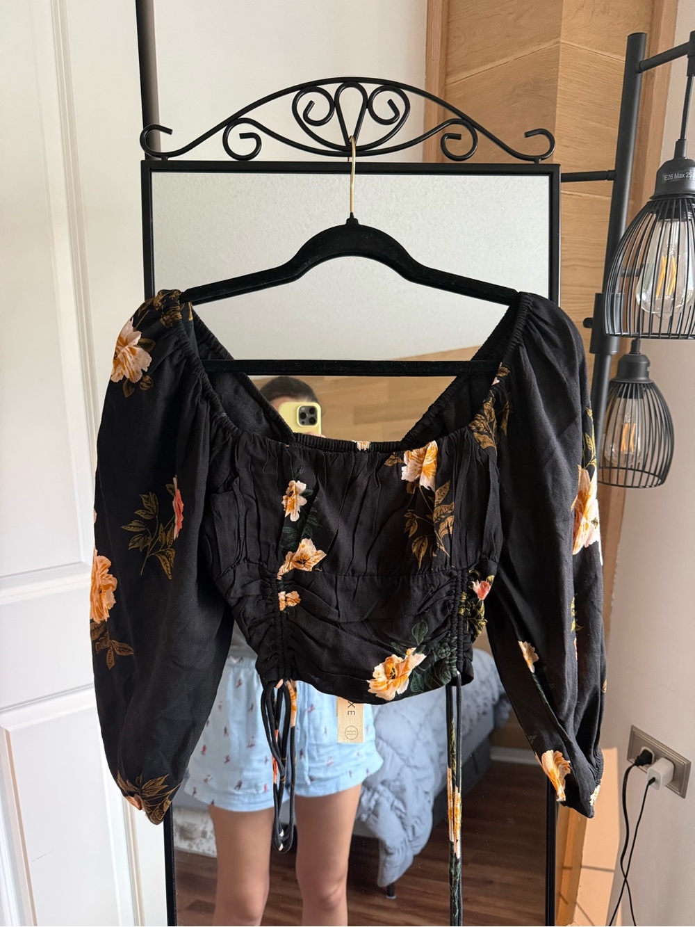 Smocked Floral Puff-Sleeve Crop Top - Black size S new